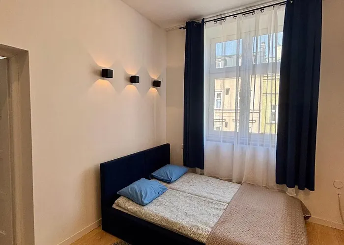 Vintage Senacka 9/7 Apartment