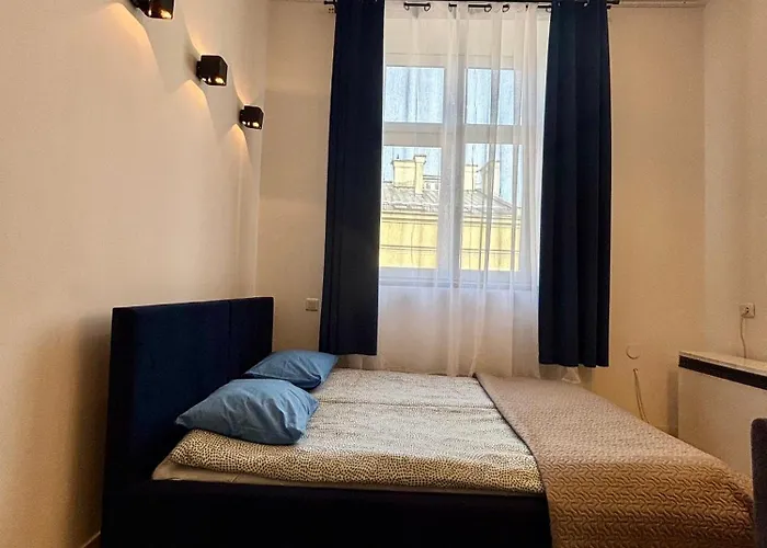 Vintage Senacka 9/7 Apartment